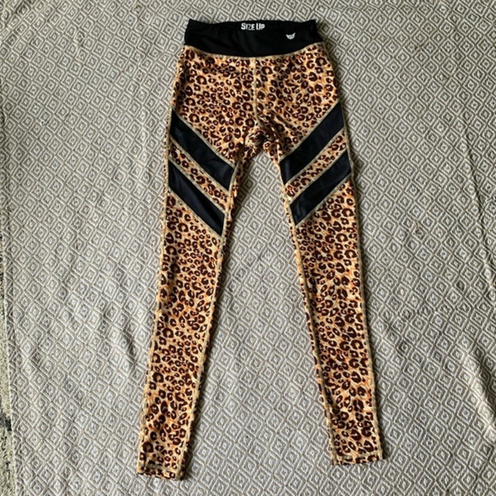 “Size Up” Leopard Print Leggings (X-Small)